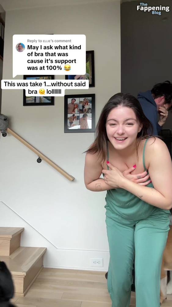 Ariel Winter Flashes Her Nude Tit (9 Pics + Video) - #3