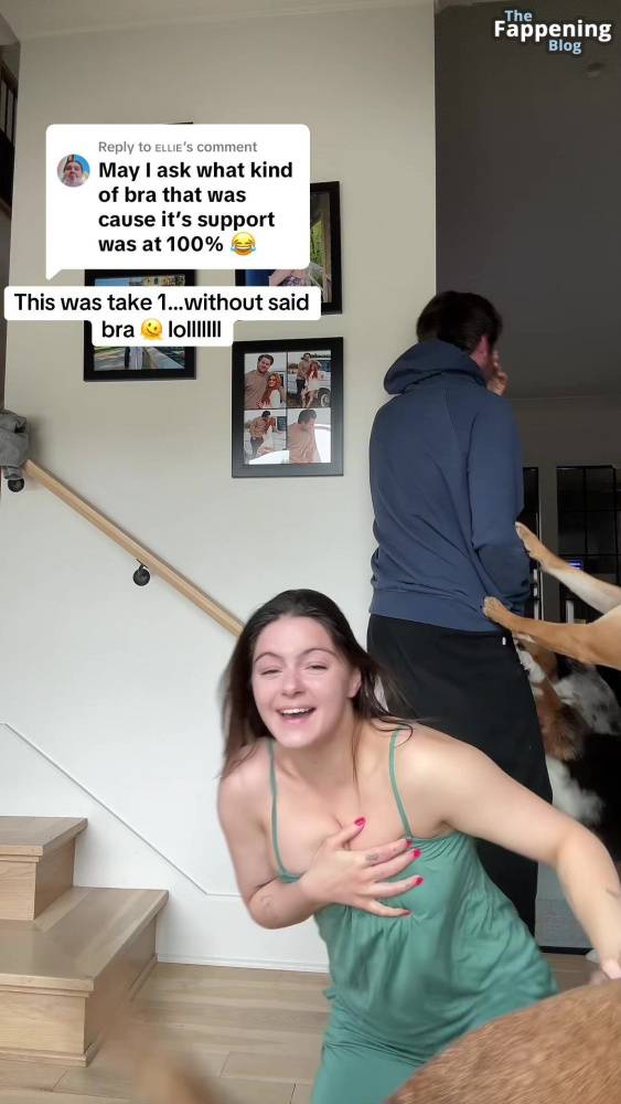 Ariel Winter Flashes Her Nude Tit (9 Pics + Video) - #1