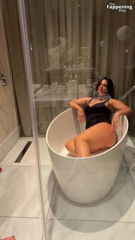 Ashley Graham Sexy (30 Pics + Video) - #17