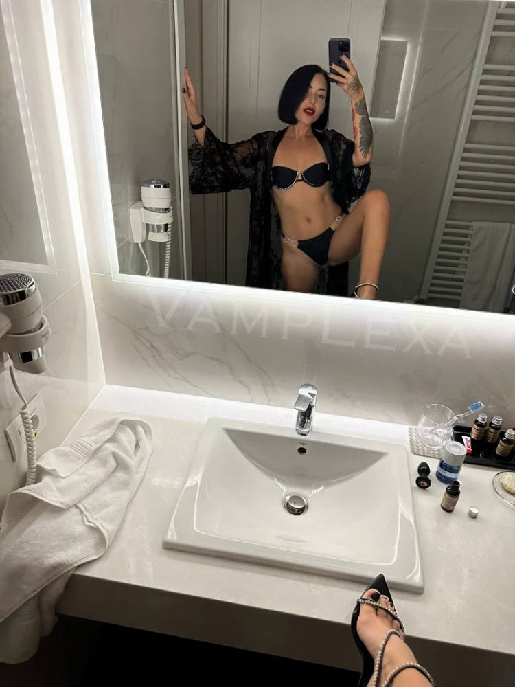 vamplexa [ vamplexa ] OnlyFans leaked photos on Hotleaks.tv - #3