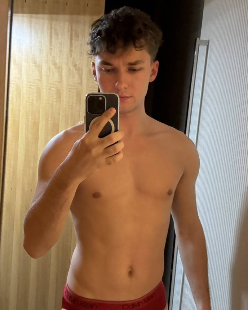 Art Bezrukavenko / artiomboy33 Nude Leaks OnlyFans - TheFap - #19