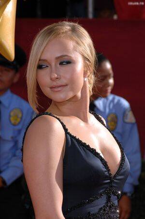 Hayden Panettiere / HaydenPanettiere Nude Leaks - Fapello - #6