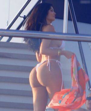 Kylie Jenner / kyliejenner / kyliejenner.2 Nude Leaks - #6