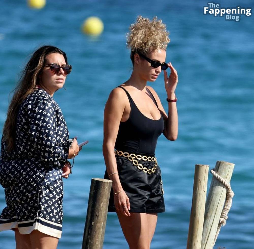 Rose Bertram Displays Nice Cleavage in Ibiza (43 Photos) - #23