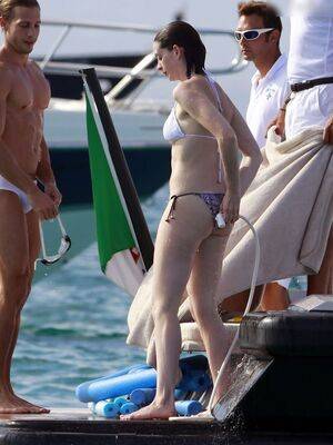 Anne Hathaway / ahathawaynews / annehathaway / heatherannie Nude Leaks - #26