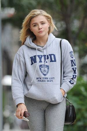 Chloë Grace Moretz / chloegmoretz / https: Nude Leaks - Fapello - #24