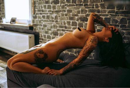 bella_vita88 / i.n.k.e.d_b.e.l.l.a / inked_bella88 Nude Leaks - #15