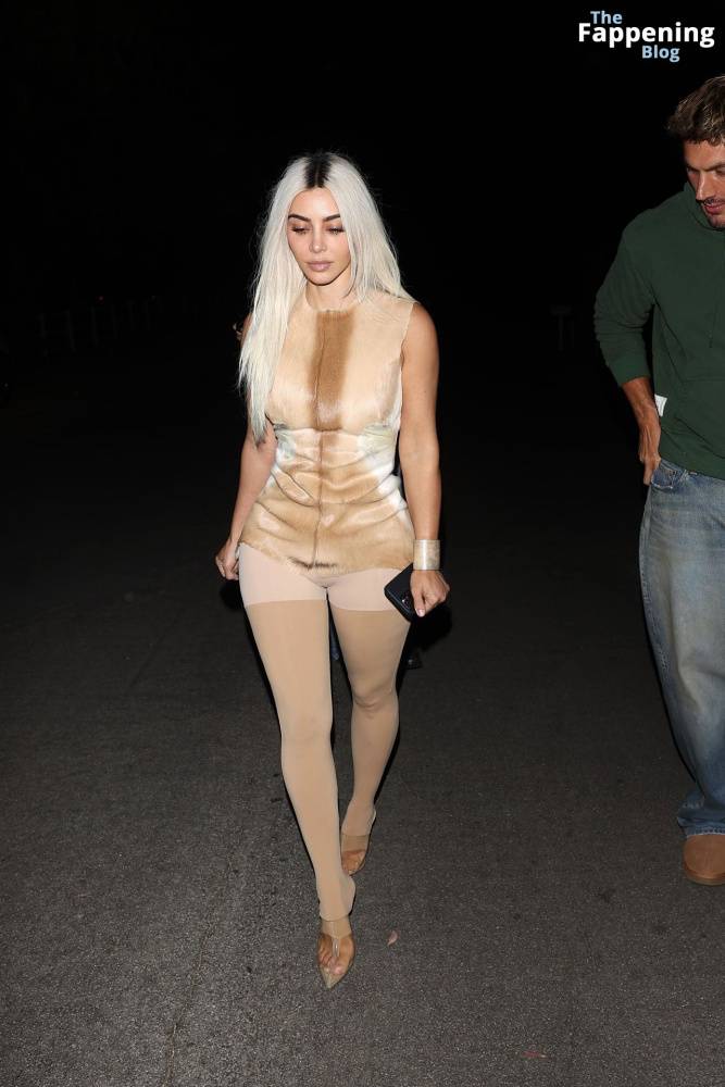 Kim Kardashian Rocks Stunning Outfit in LA (15 Photos) - #12