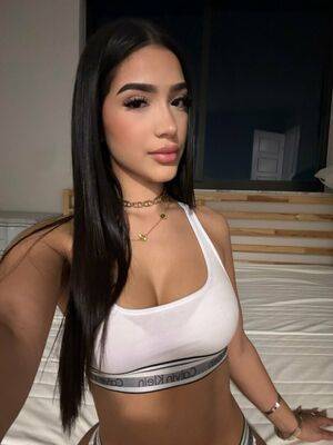 camihenao / camiihenaoo / hehatecamii Nude Leaks - #18