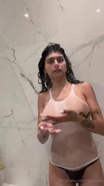 Mia Khalifa Nude Wet Tank Top OnlyFans Video Leaked - #4