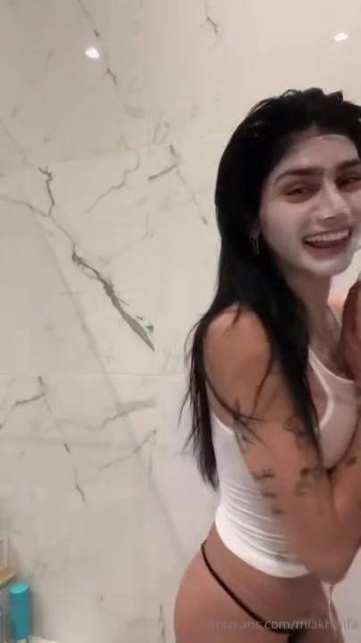 Mia Khalifa Nude Wet Tank Top OnlyFans Video Leaked - #19