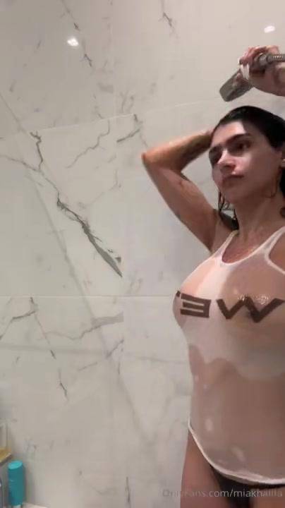 Mia Khalifa Nude Wet Tank Top OnlyFans Video Leaked - #10