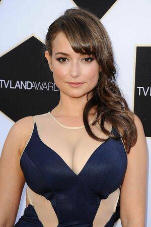 AT&T Girl / Milana Vayntrub / https: / mintmilana Nude Leaks - Fapello - #12