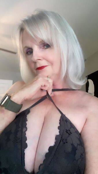 RLittlebird55 / Salsa Nanny / nannygoatsalsa / salsananny Nude Leaks OnlyFans - #1