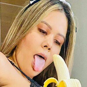 Desiree Gonzalez / Dezii G / Dezii Gonzalez / desireegonzaleznoguera / deziigonzalezoficial / https: Nude Leaks - #1