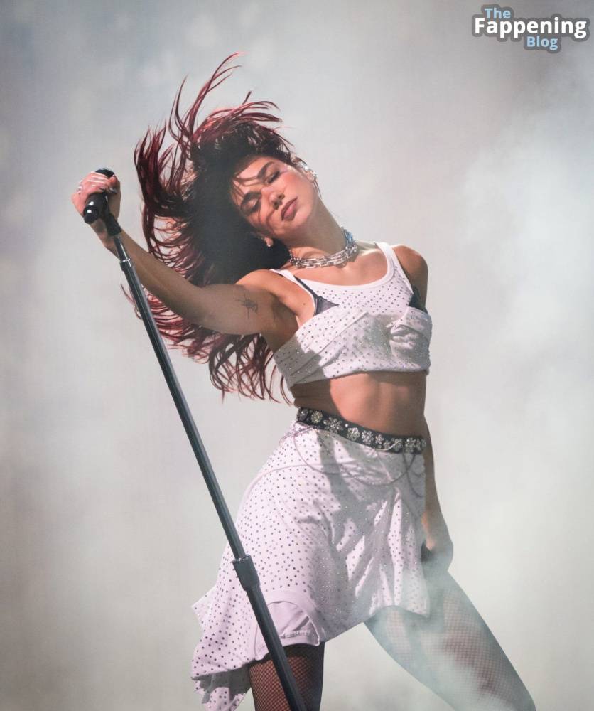 Dua Lipa Stuns on Stage at Glastonbury (35 Photos) - #19