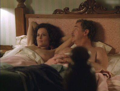 Sigourney Weaver / official_sigourneyweaver Nude Leaks - Fapello - #15