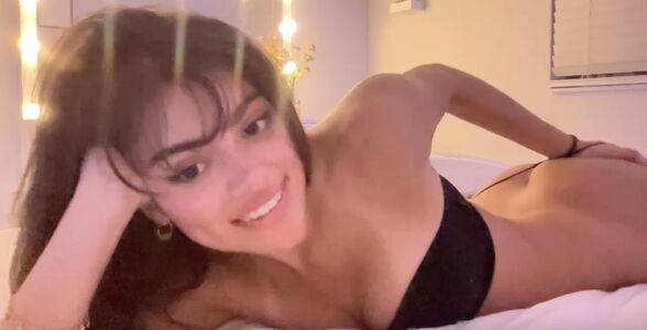 poutyselenaa Nude Leaks - #25