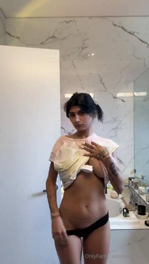 Mia Khalifa Nude Bathroom OnlyFans Livestream Leaked - #15