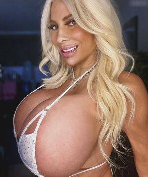 Bombshell Skyler Nicole / https: / plasticbarbie2000 / plastictrophybimbo Nude Leaks - #21