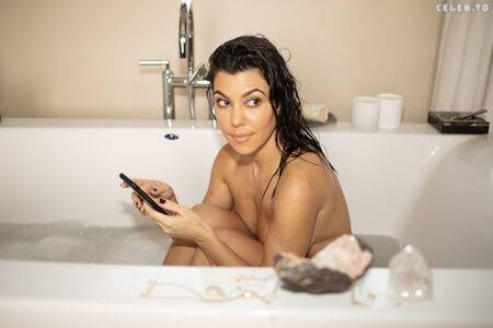 Kourtney Kardashian / kourtneykardash Nude Leaks - Fapello - #33