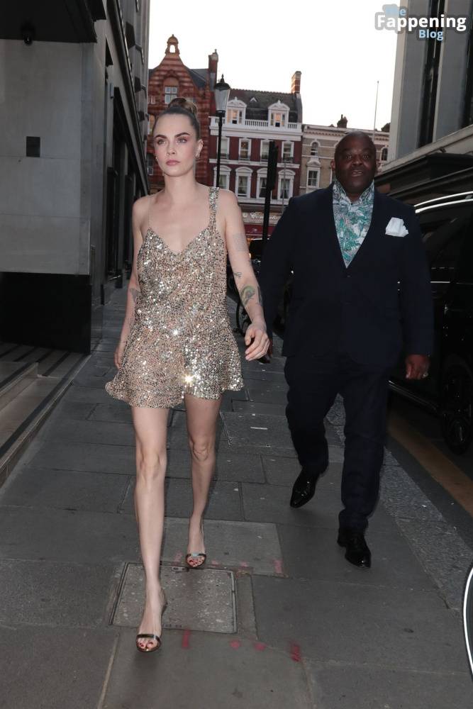 Cara Delevingne Flaunts Her Sexy Legs in London (23 Photos) - #3