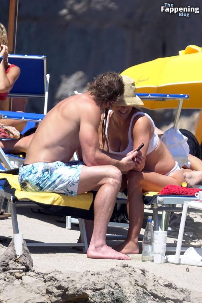 Nina Agdal & Logan Paul Enjoy Their Holiday in Capri (40 Photos) - #23