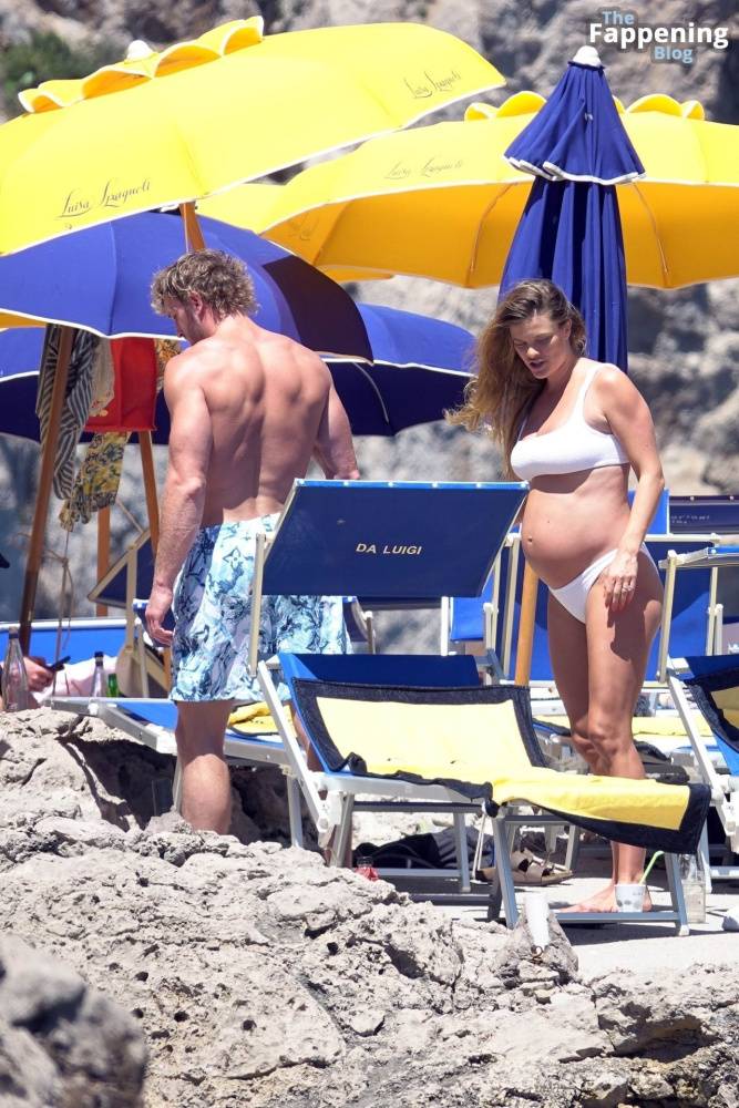 Nina Agdal & Logan Paul Enjoy Their Holiday in Capri (40 Photos) - #11