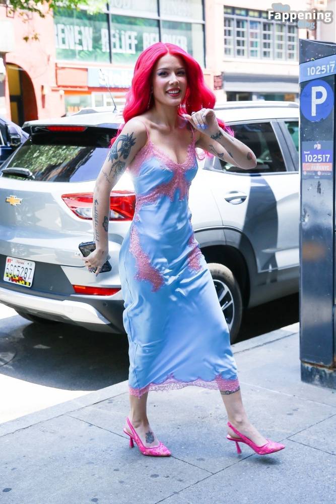 Halsey Heads to a Recording Studio in NYC (20 Photos) - #3