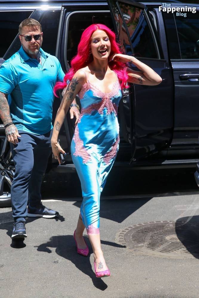 Halsey Heads to a Recording Studio in NYC (20 Photos) - #7