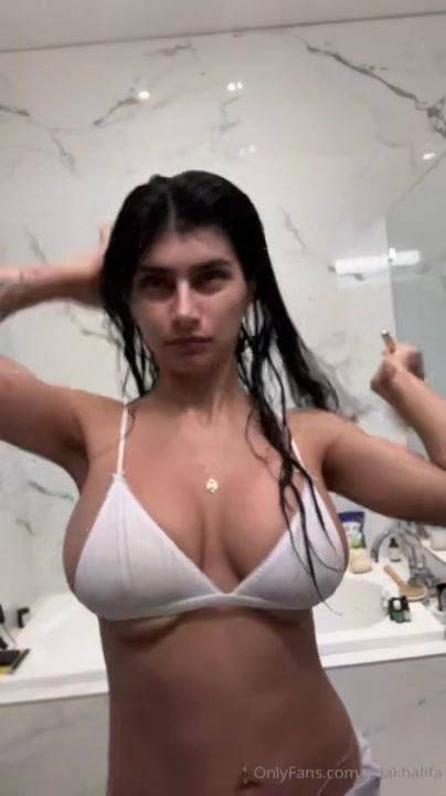 Mia Khalifa Nude Nipple Slip OnlyFans Livestream Leaked - #6