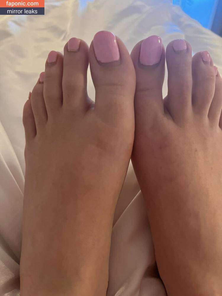 Prettiest Feet aka gracefulgracexo aka xxxParvadi Nude Leaks OnlyFans/Patreon - #7