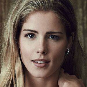 Emily Bett Rickards / emilybett Nude Leaks - Fapello - #1