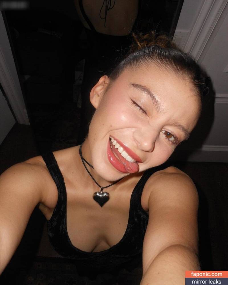 Genevieve Hannelius aka ghannelius Nude Leaks - #18