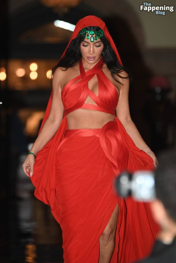 Kim Kardashian Stuns in a Red Dress in Mumbai (33 Photos) - #23