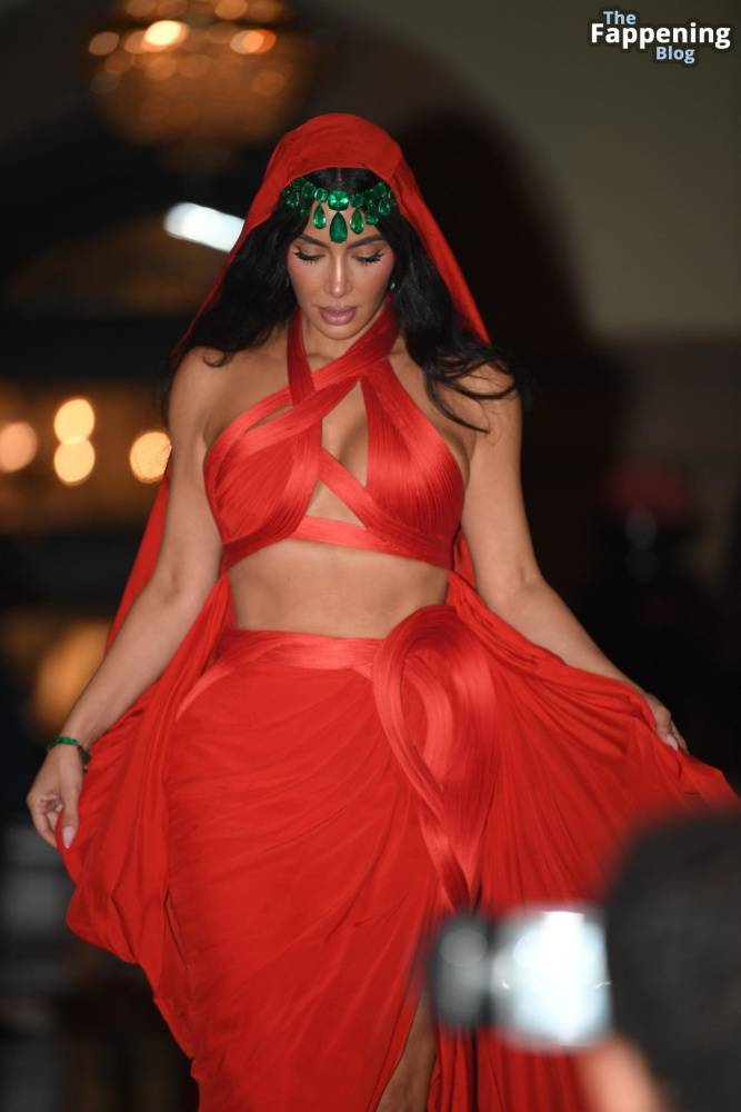 Kim Kardashian Stuns in a Red Dress in Mumbai (33 Photos) - #22