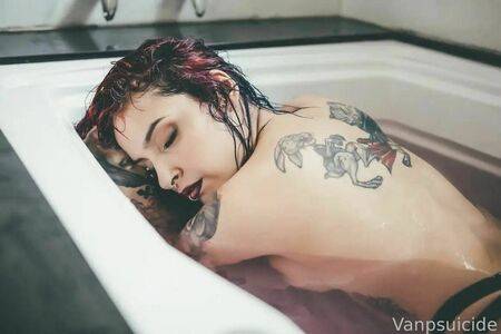 vanpsuicide Nude Leaks - #27