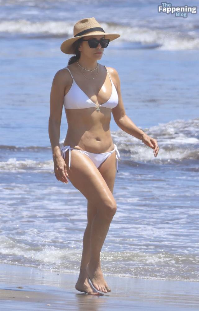 Eva Longoria Shows Off Her Curves as She Enjoys a Family Day at the Beach in Marbella (83 Photos) - #4