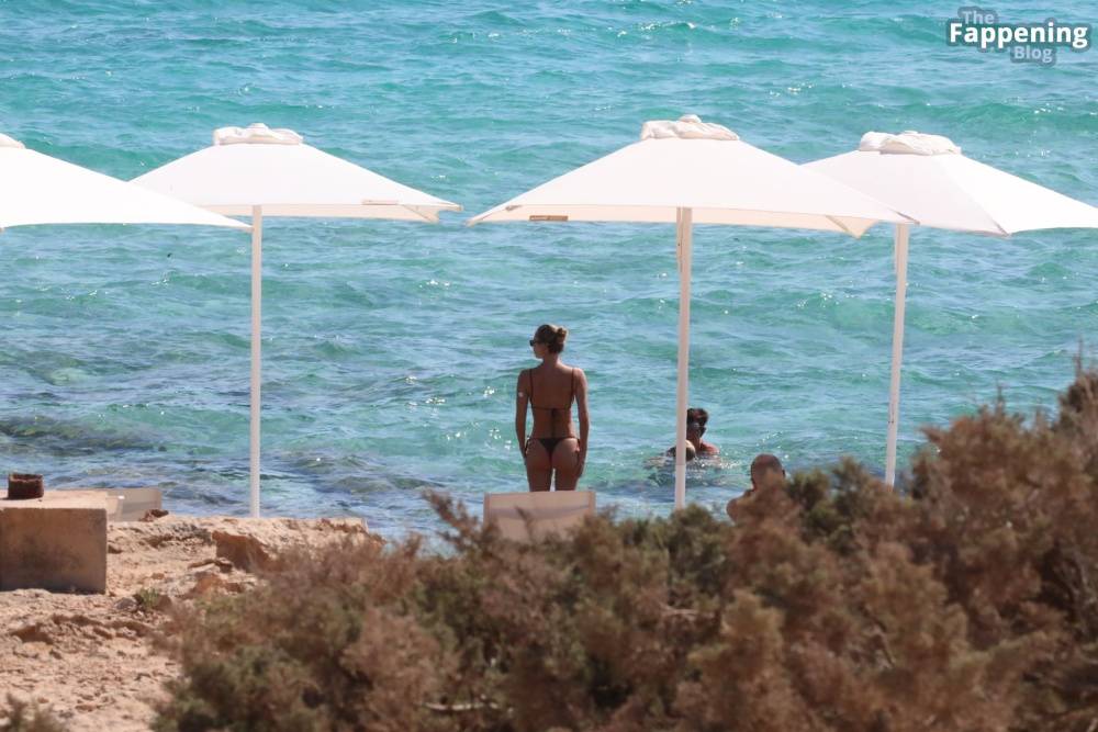 Lila Grace Moss Flaunts Her Sexy Slender Figure in Formentera (65 Photos) - #4