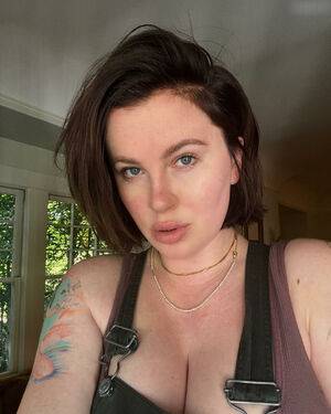 Ireland Baldwin / chloebaldwin... / irelandbasingerbaldwin Nude Leaks - #10