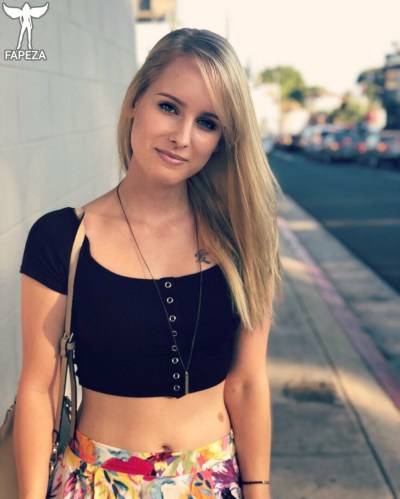 Sonja Reid / OMGitsfirefoxx Nude Leaks OnlyFans - TheFap - #14