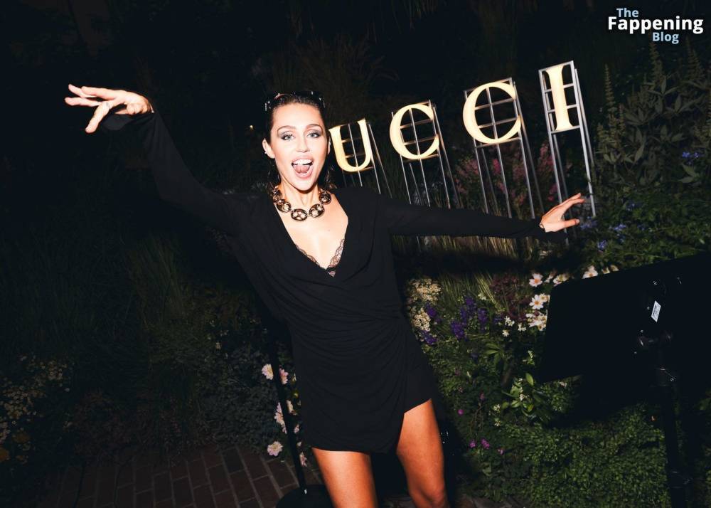 Miley Cyrus Looks Hot in a Black Dress at the Gucci Party (25 Photos) - #6