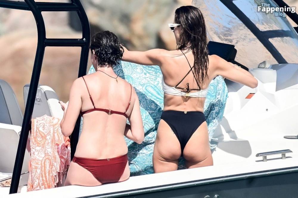 Alessandra Ambrosio Shows Off Her Sexy Bikini Body in Florianopolis (23 Photos) - #6