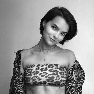 Brianna Hildebrand / briannahilde Nude Leaks - Fapello - #13