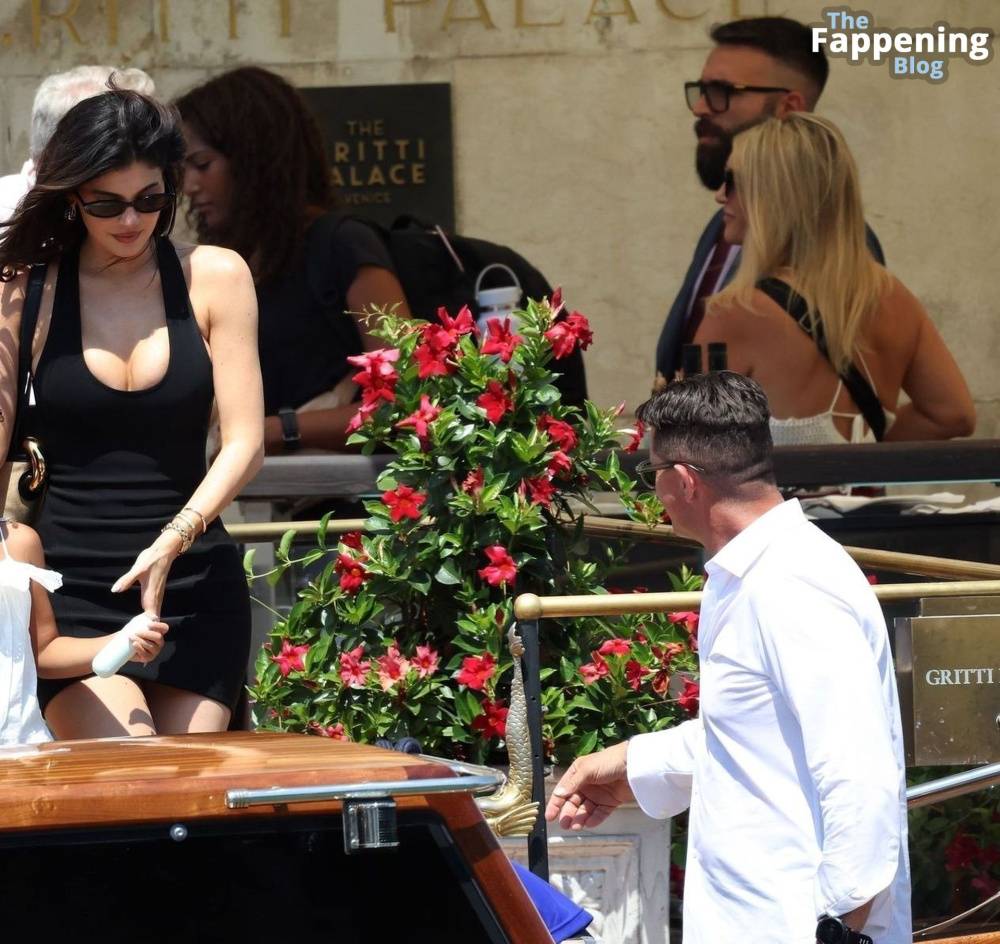 Kylie Jenner Displays Her Cleavage in Venice (69 Photos) - #20