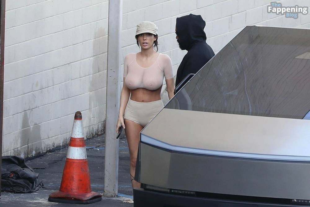 Bianca Censori Shows Off Her Nude Boobs in LA (78 Photos) - #14