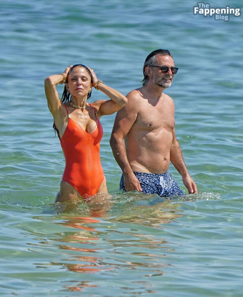 Bethenny Frankel Shows Off Her Sexy Boobs in a Swimsuit on the Beach in Saint Tropez (27 Photos) - #2