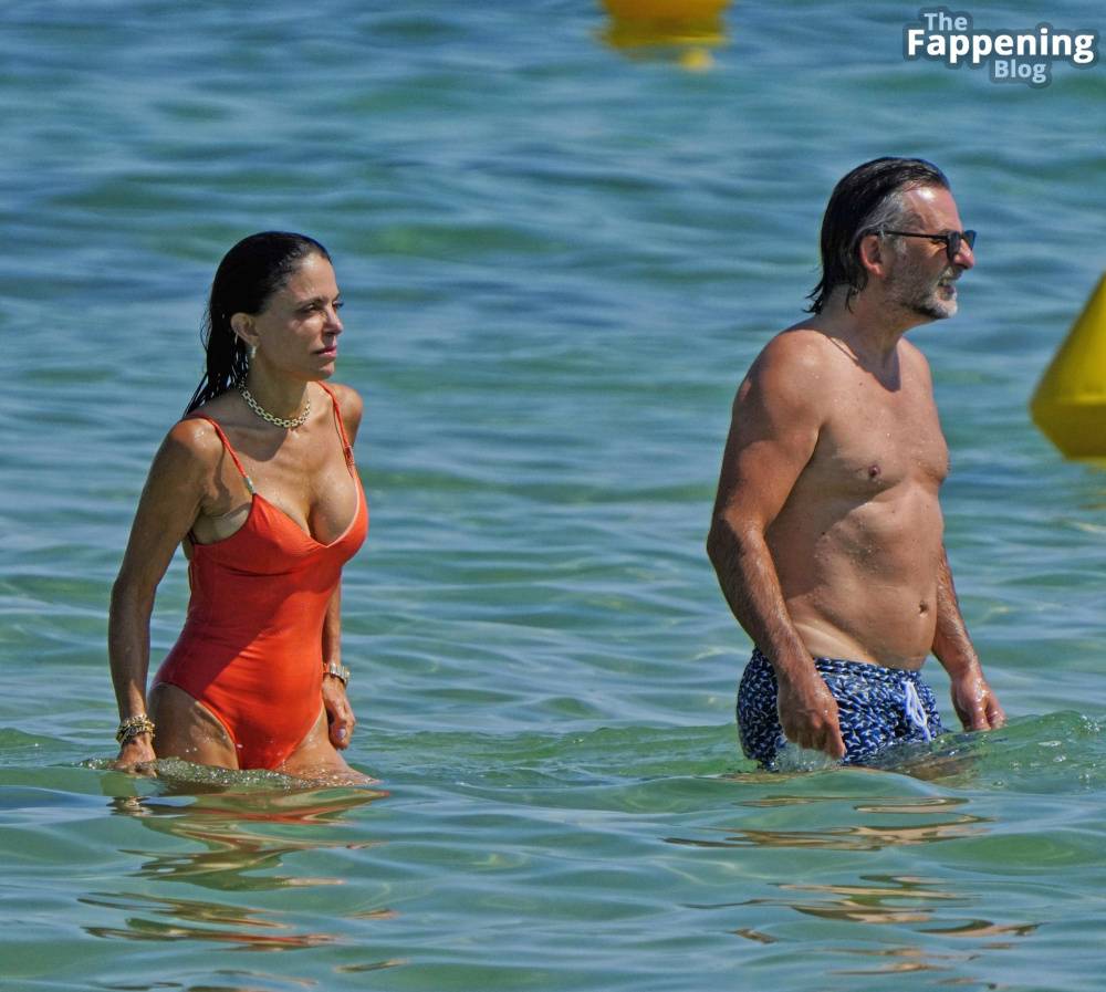 Bethenny Frankel Shows Off Her Sexy Boobs in a Swimsuit on the Beach in Saint Tropez (27 Photos) - #12