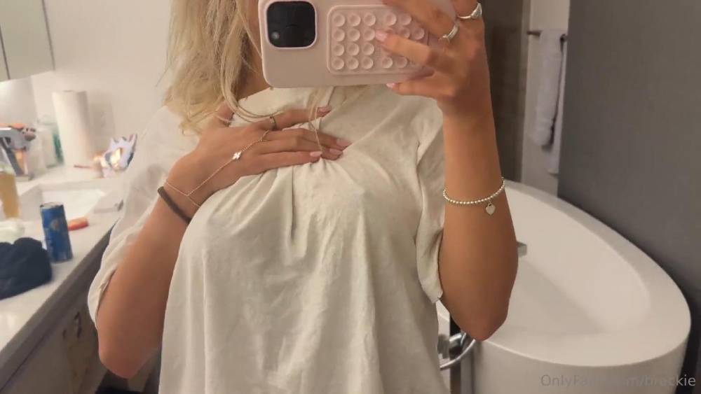 Breckie Hill Nipple Pokies Bounce OnlyFans Video Leaked - #6