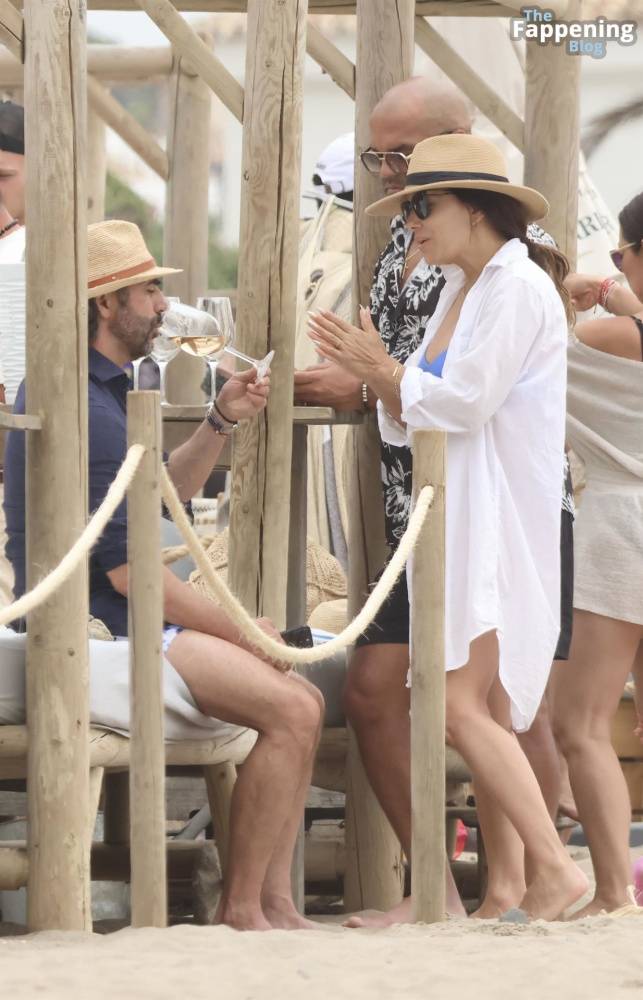 Eva Longoria Enjoys a Glass of Wine in the Sun while on the Beach in Marbella (111 Photos) - #14